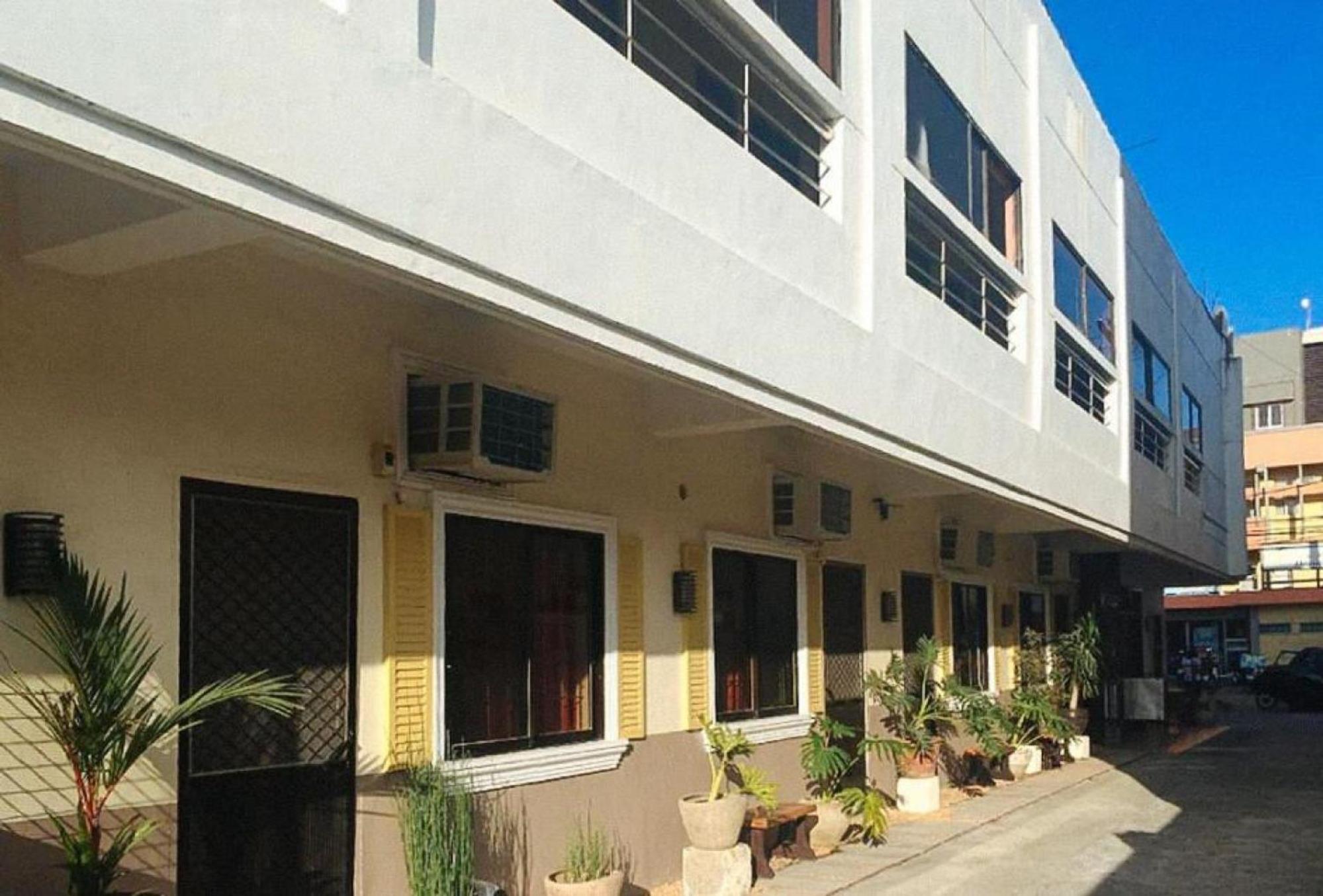 Reddoorz Near Colgante Bridge Naga City Extérieur photo